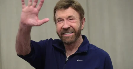Morre Chuck Norris aos 86 anos, ícone das artes marciais e dos filmes de ação