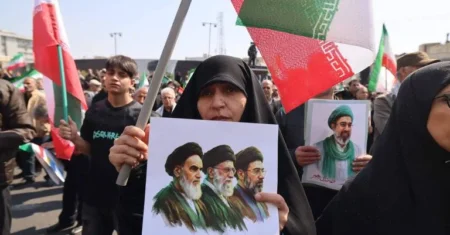 Guarda Revolucionária assume o comando no Irã após mortes de líderes: Quem detém o poder?